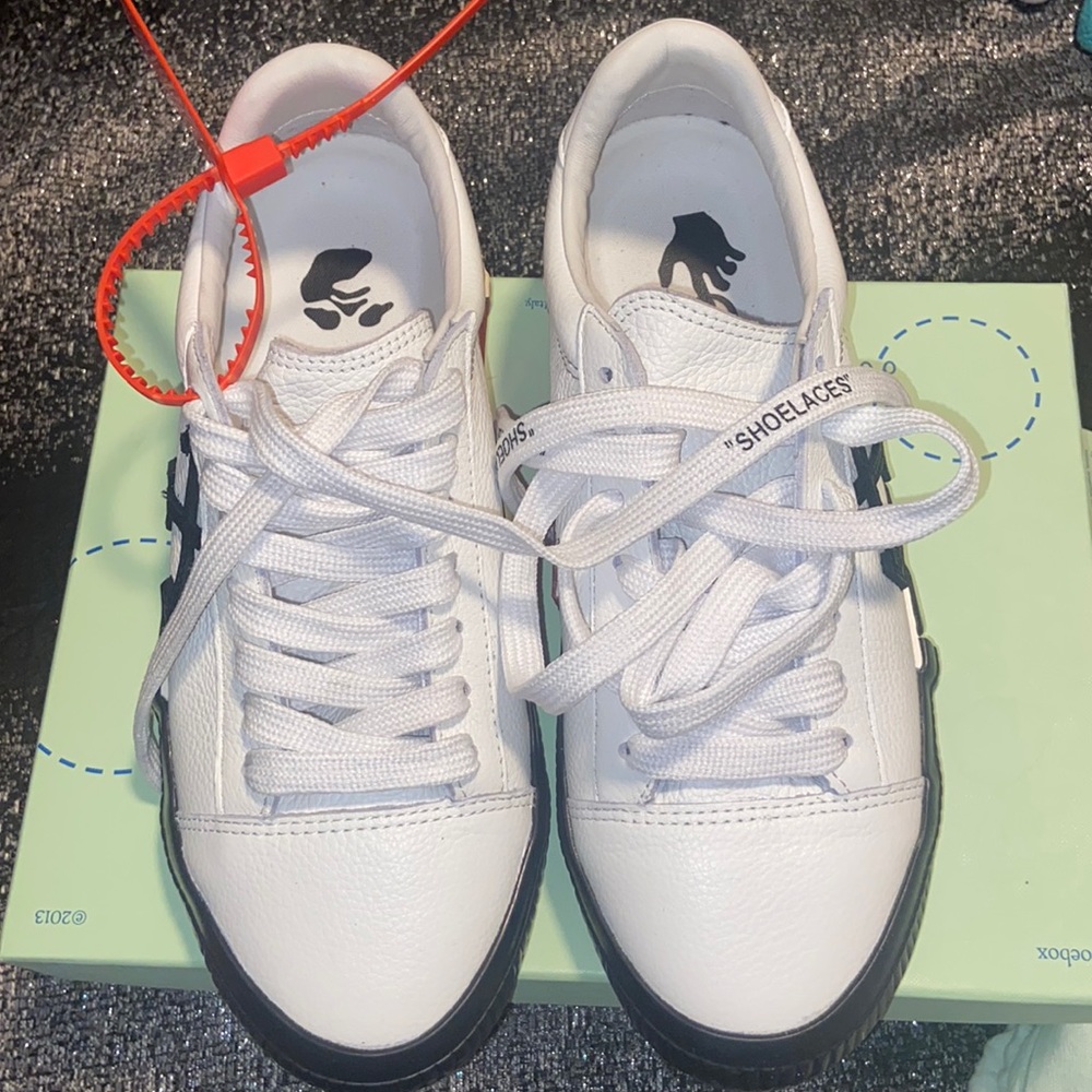 Womens Off White snekaers